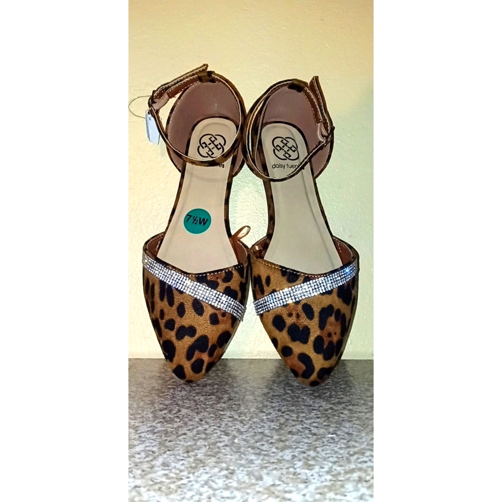 Daisy fuentes ankle strap flats